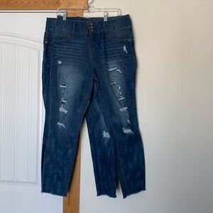 (2) Pairs! No Boundaries distressed stretch jeans.